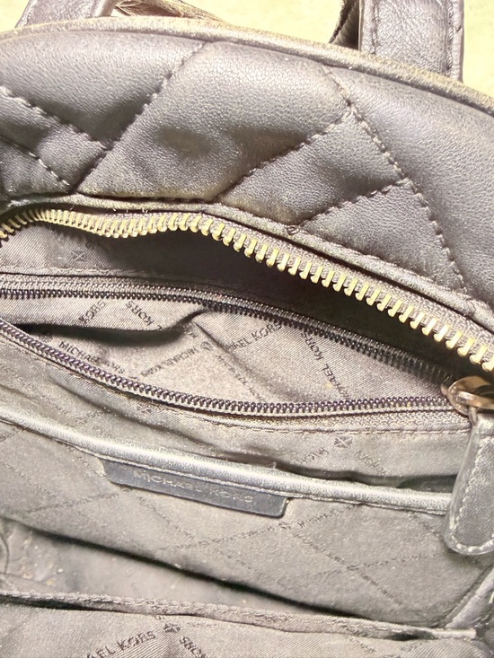abbey medium logo and leather backpack Michael Kors Pebbled Elevate your style with the Adina Medium PVC Leather Convertible Backpack from Michael Kors White Backpack Abbey Medium Perforated